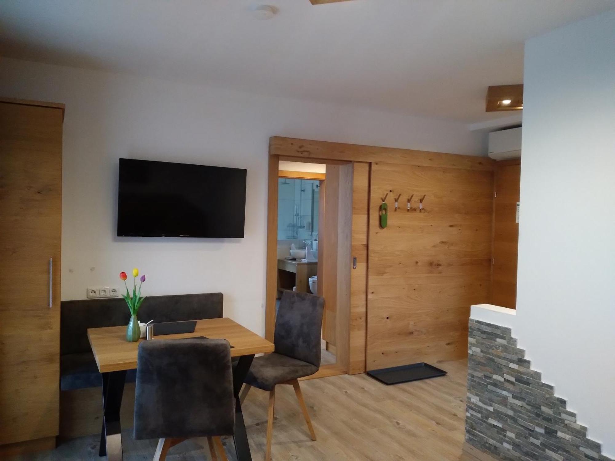Apartments By Pension Ballwein Salzburg Room photo